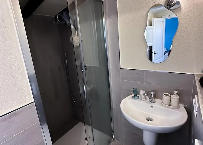 度假居 Renovated House 400 Meters From The Sea With Parking *